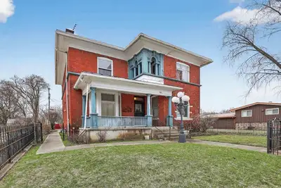 Image de The Lamp Post Manor, 5br Historic Gem in Danville