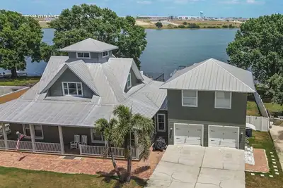 Image de \nCosta 1bd Lake Condo - Paradise - Beautiful Area