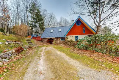Image de Tranquil house w/ apartment, mountain views, pond, bbq, patio, wifi