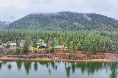 Image de Riverside St Regis Cabin w/ Fire Pit + Grill