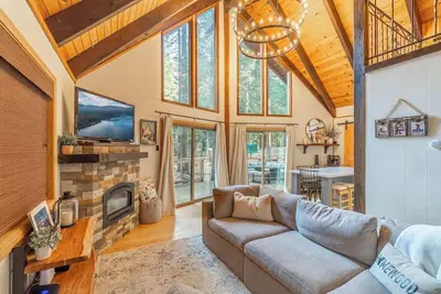 Image de West Shore Tahoe Cabin - Loft Movie Nights, Pets