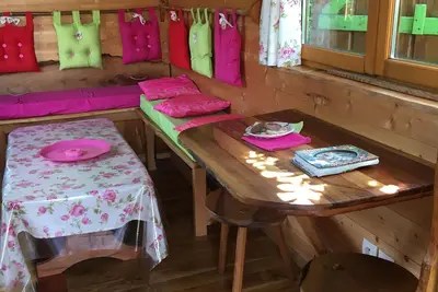 Image de Roulotte Esmeralda. Hébergement insolite 2/4 personnes