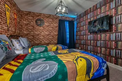 Image de New villa with Harry Potter and Mickey bedrooms
