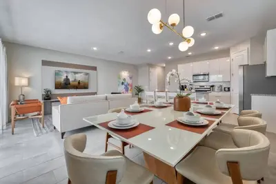 Image de Beautiful and spacious home for the best Disney vacation