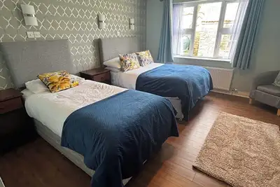 Image de Spacious two bedroom apartment in a vibrant central location.