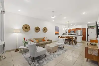 Image de Stay at Grand Champions 185: Spacious Condo with Pool, Art, Tropical Paradise