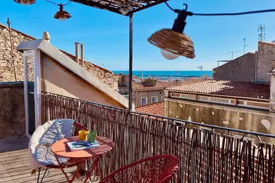 Image de \"Rooftop\" Superbe T3 quartier haut climatisé avec Rooftop!