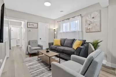 Image de Family Suite 3 bedroom 4 beds + Loft Playroom/Office • Walk to Downtown!