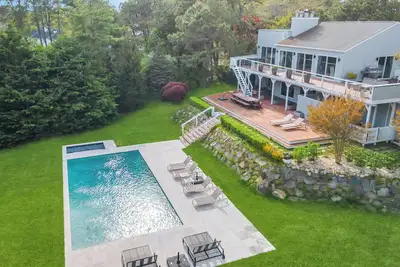 Image de Modern Southampton Oasis minutes from Shinnecock Hills Golf Club, Spacious, . . .