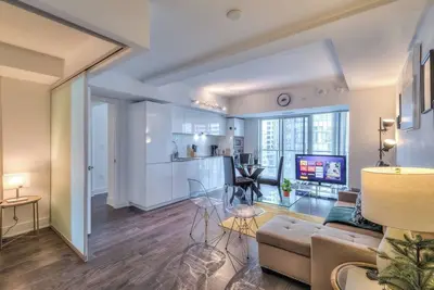 Beautiful 2bd2b Downtown Toronto