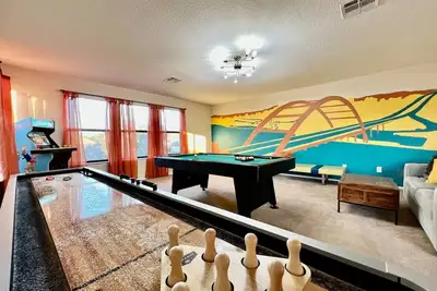 Image de 5 Star Fun ~ 14 Person Family Friendly ~Bach Trip