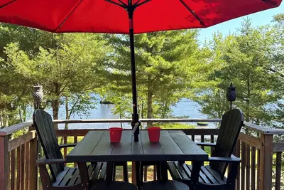 Image de Hilltop Muskoka Cottage - Newly renovated, 3 bedroom, 2 full baths.