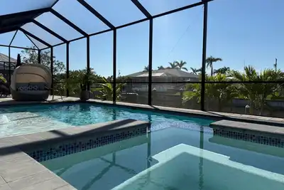 Image de Luxury Canalfront Villa with Pool, Spa & Private Dock