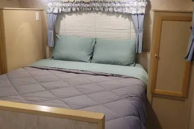 Image de Wohnwagen mit Atemberaubenden Anblick auf Rocky Mountains, 10min von McBride