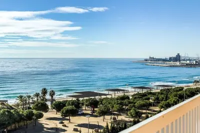 Image de Appartement lumineux avec terrasse et parking près de la plage