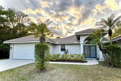 Image de Peaceful Modern Retreat - Pool, Near Beaches