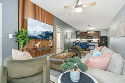 Image de March Madness Stay|Stylish 2br+Free Prkng Near Dt