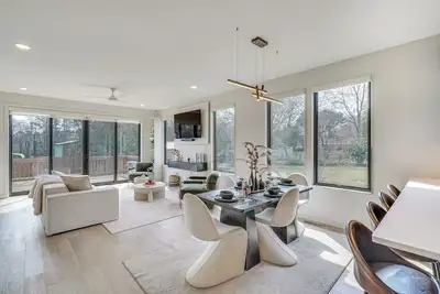 Image de 2 Mi to WakeMed: Modern Raleigh Duplex w/ Yard