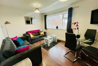 Image de Stylish 2Bed 1st Floor Apartment Near Town Centre