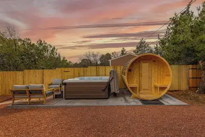 Image de Private Backyard w/ Sauna, Hot tub, & Red Rock Views!