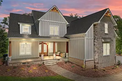 Image de Peaceful Lakefront Home - Relax & Recharge - Pet Friendly!