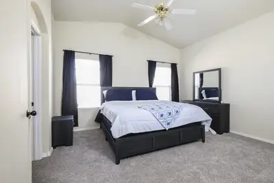 Beautifully decorated - Gated Community