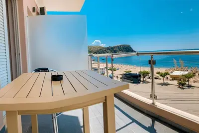 Image de Wonderful 3-bedroom hotel with Ac in charming Himarë