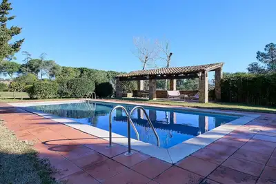 Image de Villa à Mont-ras avec 4 chambres à coucher, 9 couchages