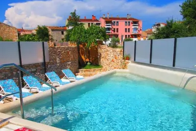 House Mondrian by Villas Guide