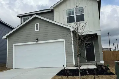 Image de Cozy Family Home w/ In-Law Suite Downstairs!