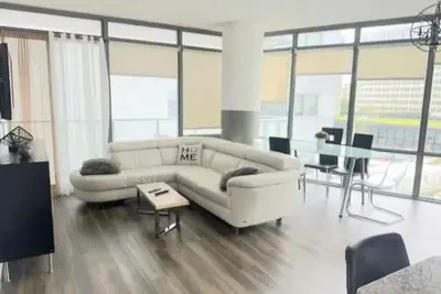 Image de Modern 2-bedroom 2 bathroom condo with Ac in downtown Toronto-Bay st & College