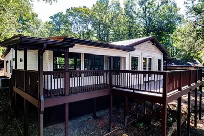 Image de Charming 3-bedroom Lakefront house on Lake Sinclair