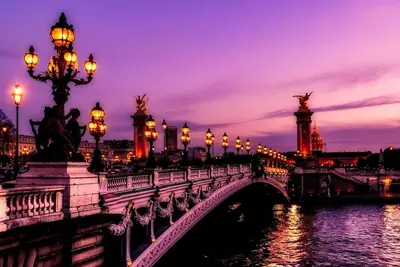 Image de Bright Parisian Escape by the Arc de Triomphe
