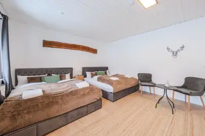 Image de Quiet, bright apartment with balcony and garden