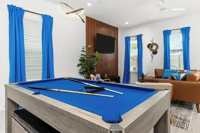 Image de 3br near Fifa, Dtown, Med Center, Museum District