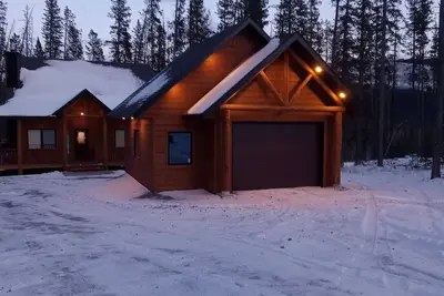 Image de Relaxing mountain getaway nestled at the base of collisum mountain