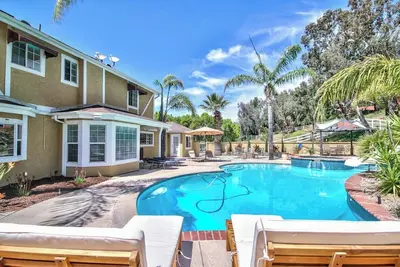 Image de Rancho Vista Estate on 3 acre, Private grapevines