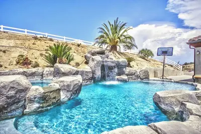 Image de Large Mediterranean  Free solar  pool heat Apr/Oct