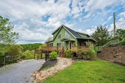 Image de Lakefront Cabin • Private Dock • Kayaks • Fire Pit