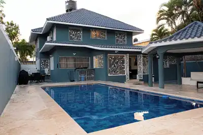 Image de Private Luxury Escape  Villa Reina Bella Pool, Balcony & Sleeps 14