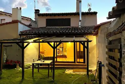 Image de Rural house with fireplace and large aromatic garden - 20 min from Valladolid