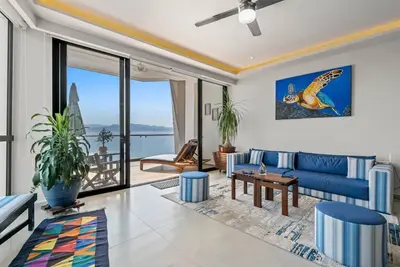 Image de Apartment in front of the beautiful and calm sea of Banderas Bay.
