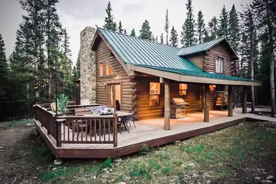 Image de Cozy & Modern Cabin on 8 Forested Acres with Treasure Hunt and Sledding Hills