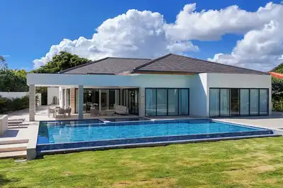 Image de Impressive villa in located in a country house for vacation.