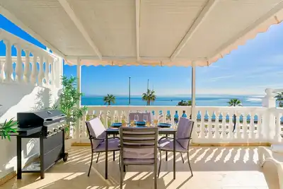 Image de Kosta Homes - Beach House With Game Room