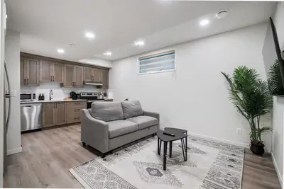 Image de Brilliant 1-bedroom house in cozy Calgary for your getaway