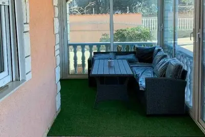 Image de Appartement de deux chambres avec la terrasse Pirovac (Sibenik) (A-25316-a)