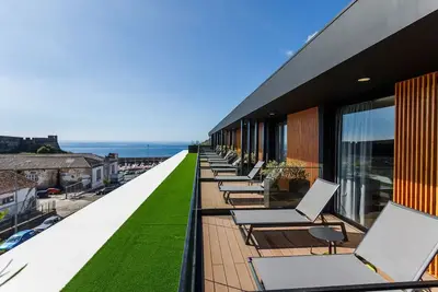 Image de Modern 2-Bedroom Apartment Overlooking the Marina Harbor & Near Attractions