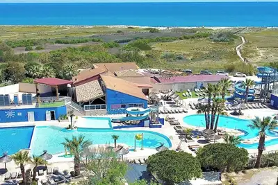 Image de Mobilhome climatisé 7 personnes camping 5 étoiles