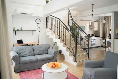 Image de Stylish Duplex with Private Terrace & Golden Horn View – 5 min to Istiklal